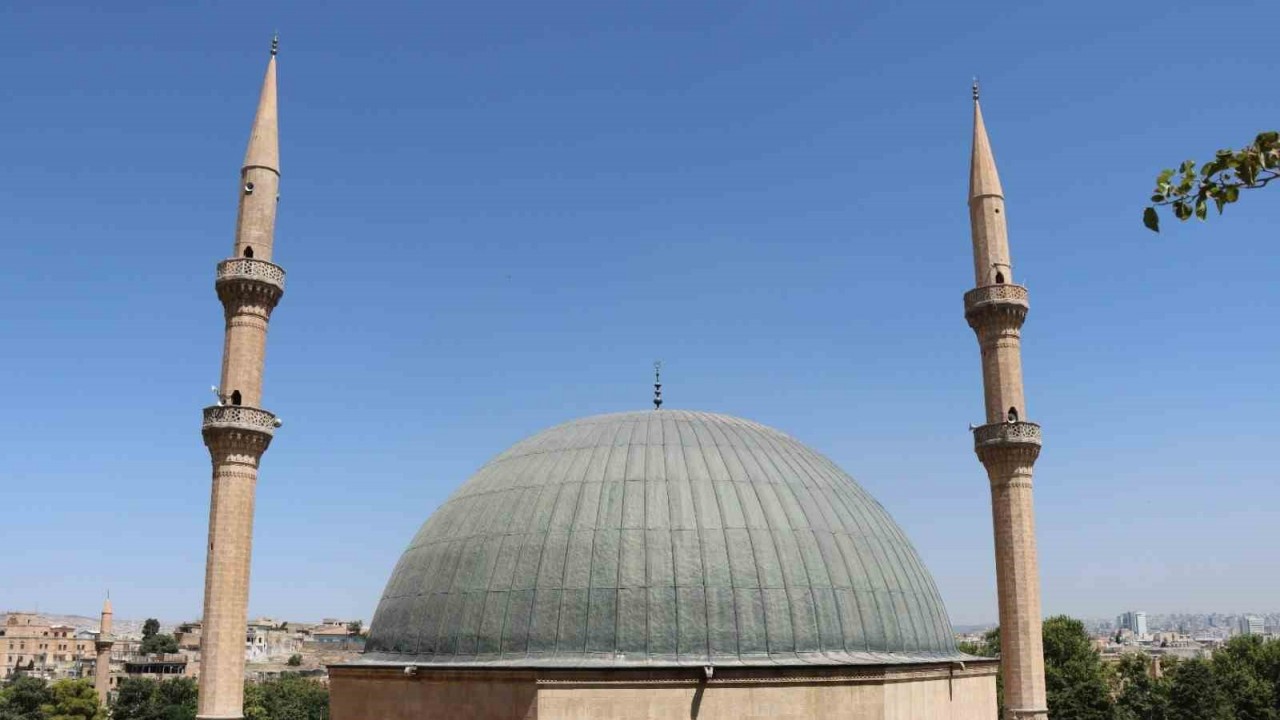 Dergah Cami minaresinde onarım çalışması tamamlandı