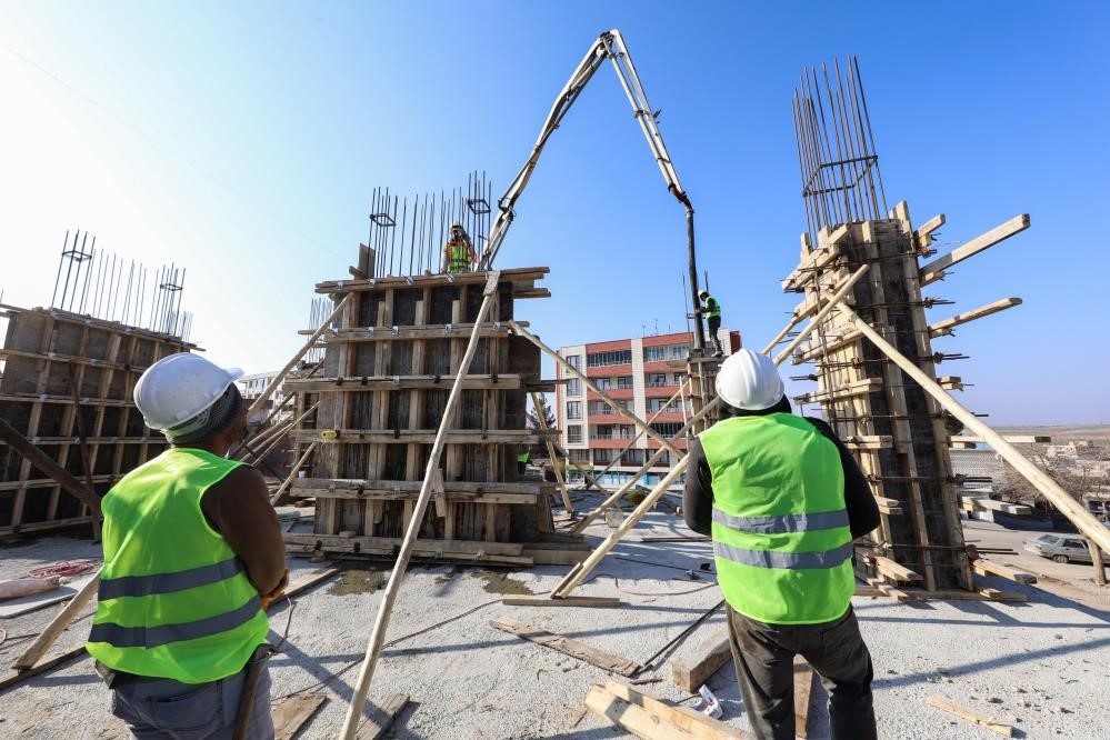 İnşaatta günlük 2 bin TL’ye çalışacak usta bulunamıyor