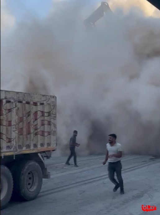 Gaziantep'te Ağır hasarlı bina yıkım esnasında yerle bir oldu