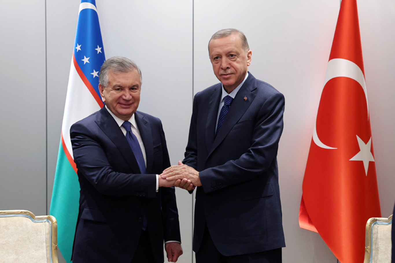 Cumhurbaşkanı Erdoğan, Özbekistan Cumhurbaşkanı Mirziyoyev ile görüştü