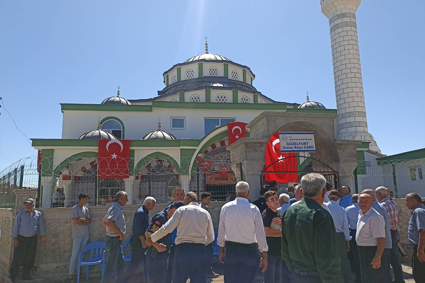 Adıyaman'da yapımı tamamlanan köy camisi ibadete açıldı