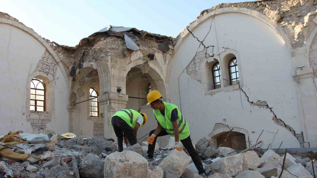 Depremde yıkılan Adıyaman Ulu Cami’de restorasyon başladı