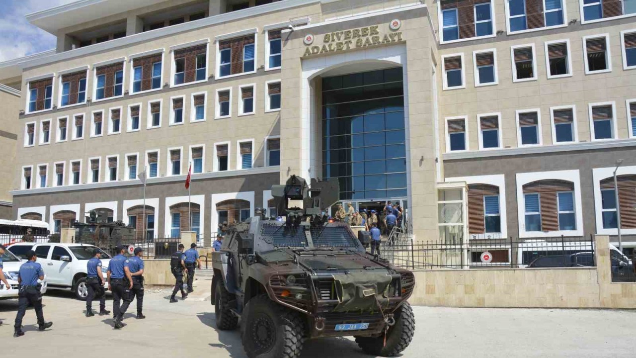 Komşusunu el bombasıyla tehdit eden kadının evinden 2 el bombası çıktı