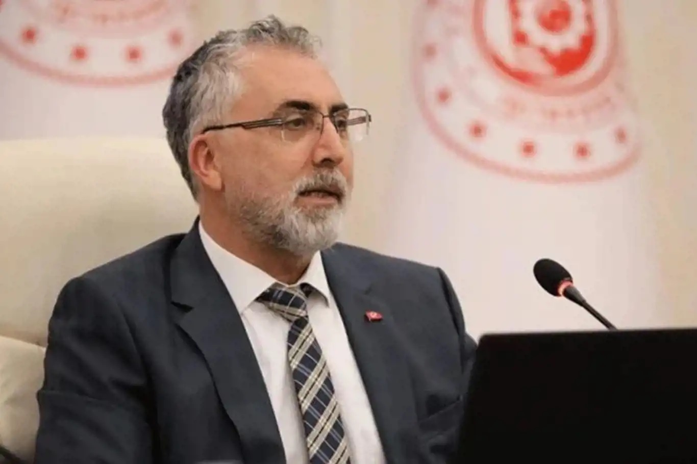 Bakan Işıkhan'dan asgari ücret açıklaması