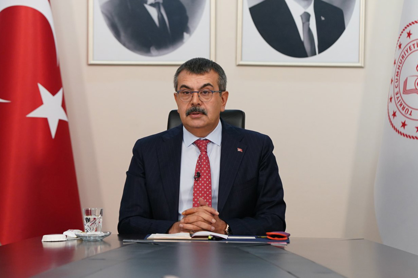 Bakan Tekin mesleki çalışma döneminin açılışında öğretmenlere hitap etti