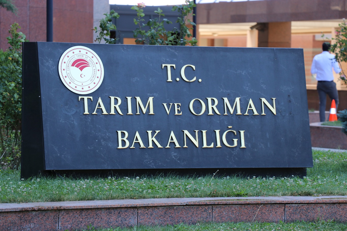 Tarım ve Orman Bakanlığı'ndan damızlık düve yetiştirme merkezi ve düve alım desteği