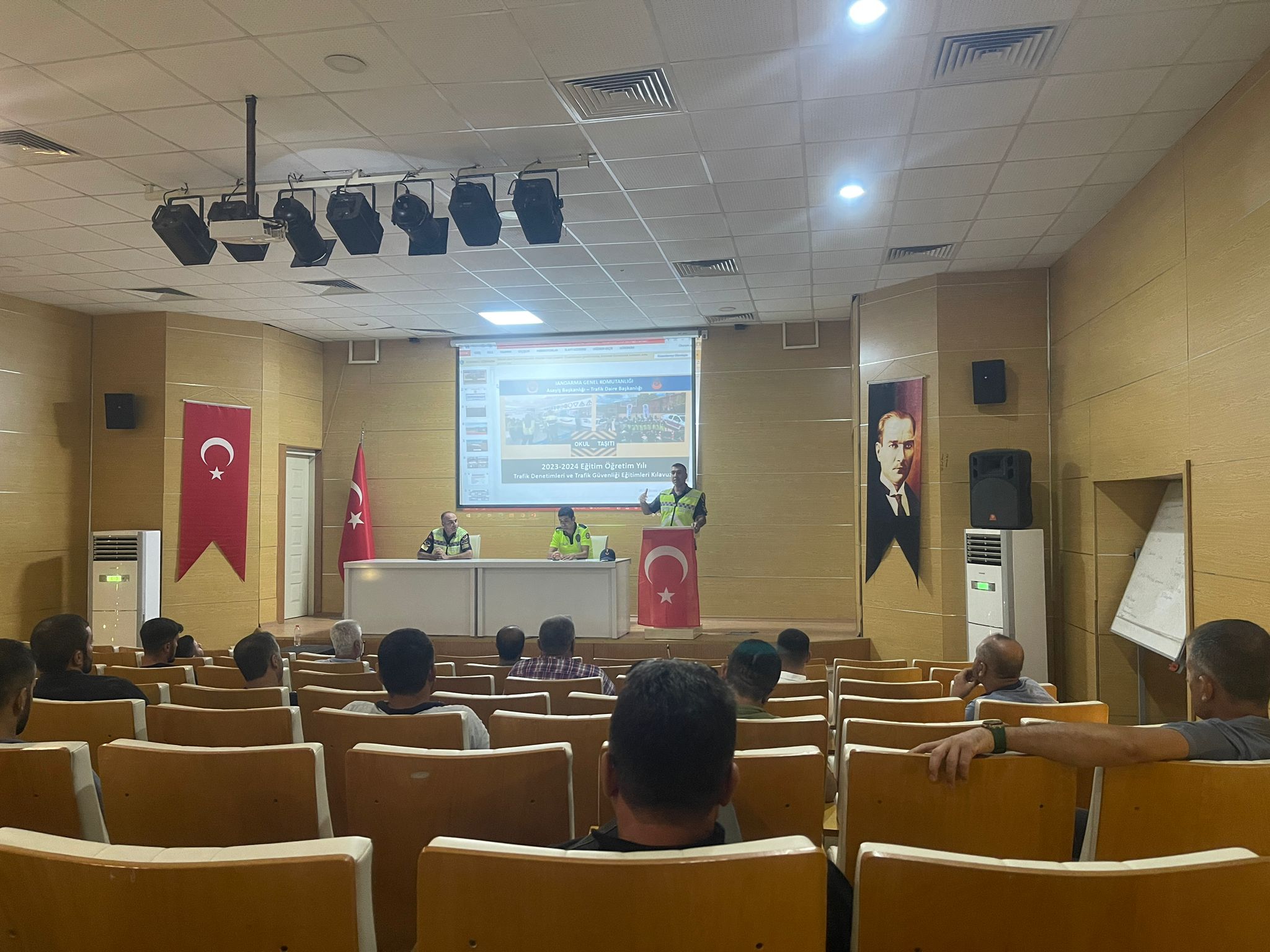 Bismil’de Öğrenci Servis sürücülerine eğitim semineri