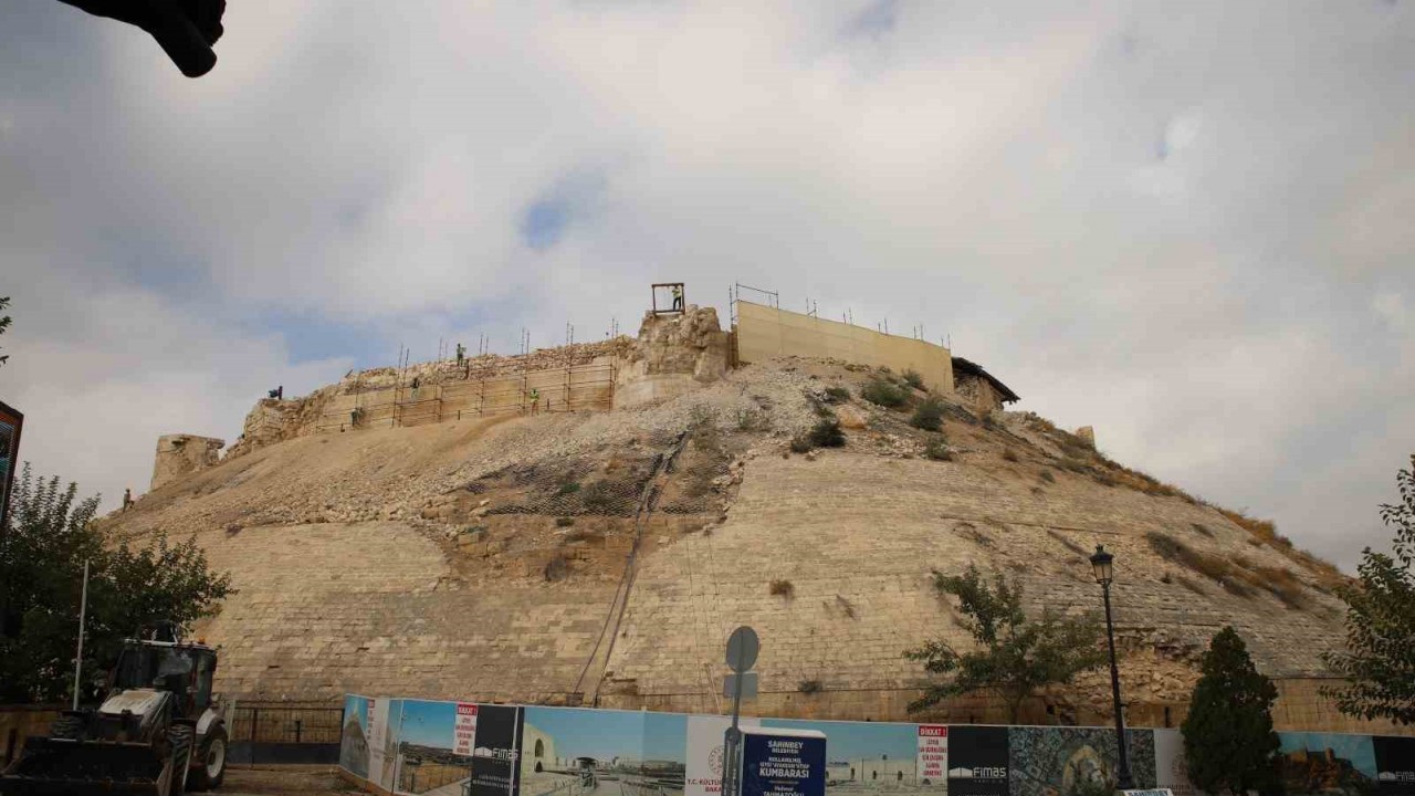 Gaziantep Kalesi’nde restorasyon çalışmaları devam ediyor