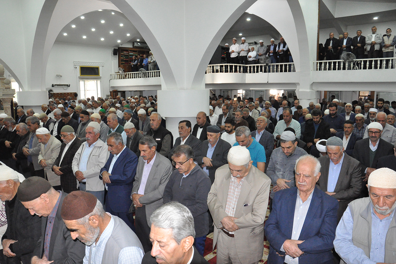 Şanlıurfa'da tarihi Yusuf Paşa Camii dualarla ibadete açıldı