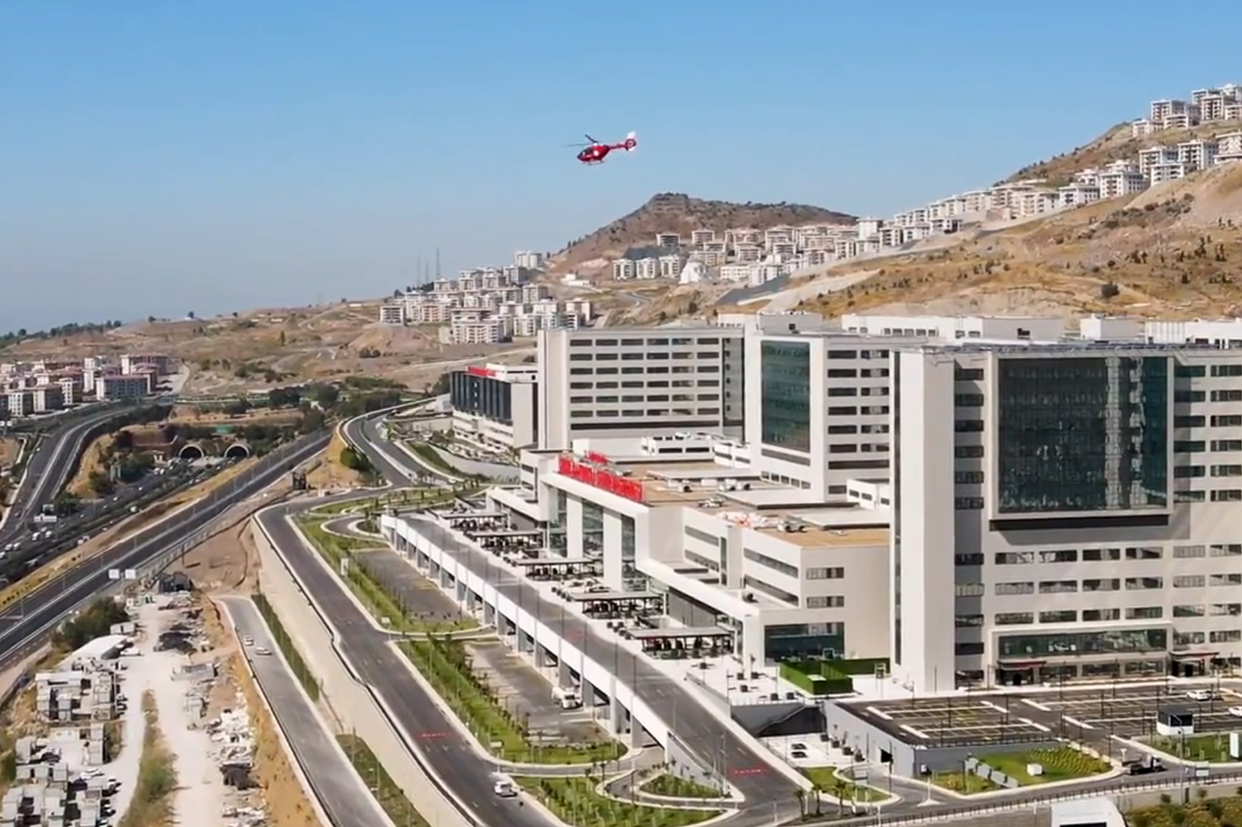 İzmir Şehir Hastanesi, bugün hasta kabulüne başlayacak