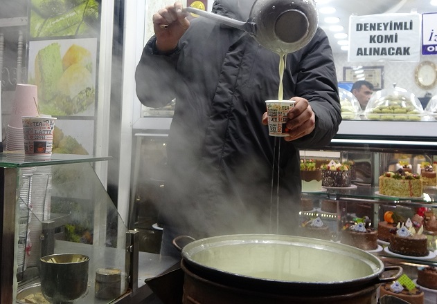 Diyarbakır’ın sokaklarına salep kokusu yayıldı