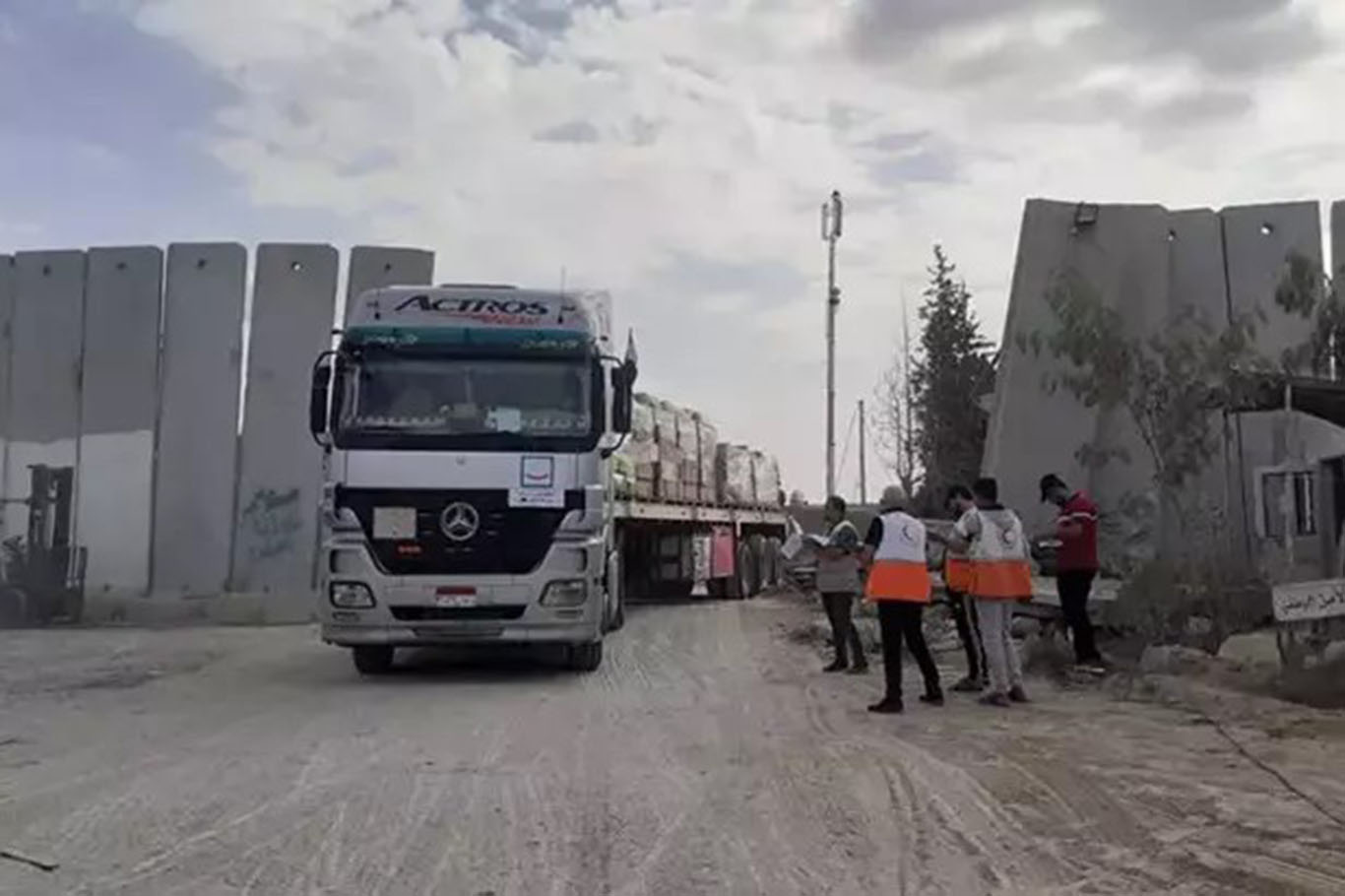 Siyonist rejim, Gazze'ye yardım girişini engelledi