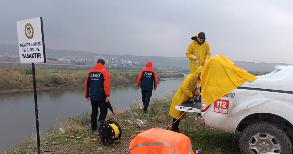 Kayıp gencin bulunması için seferber oldular