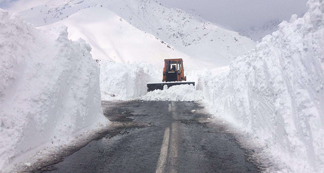 Hakkari-Şırnak kara yolu ulaşıma açıldı