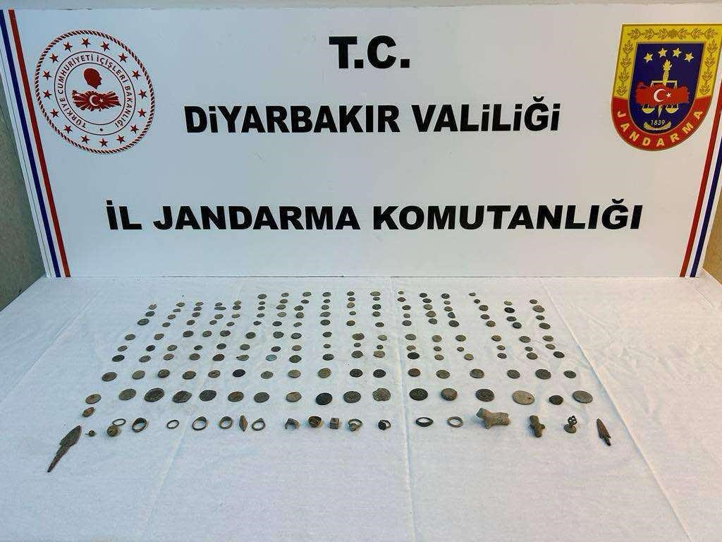 Diyarbakır’da tarihi eser operasyonu!