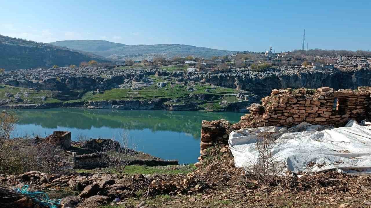 Dicle ile köyleri yakınlaştıran köprü yapılmayı bekliyor