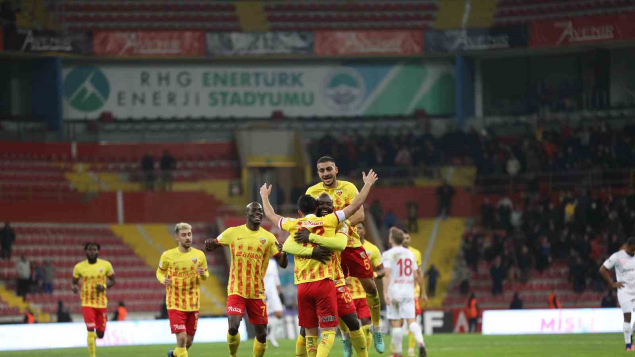 Stephane Bahoken son 2 maçta 2 gol attı