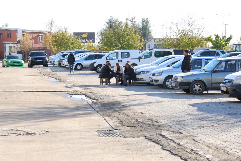 Araç fiyatları düştü ama alan yok