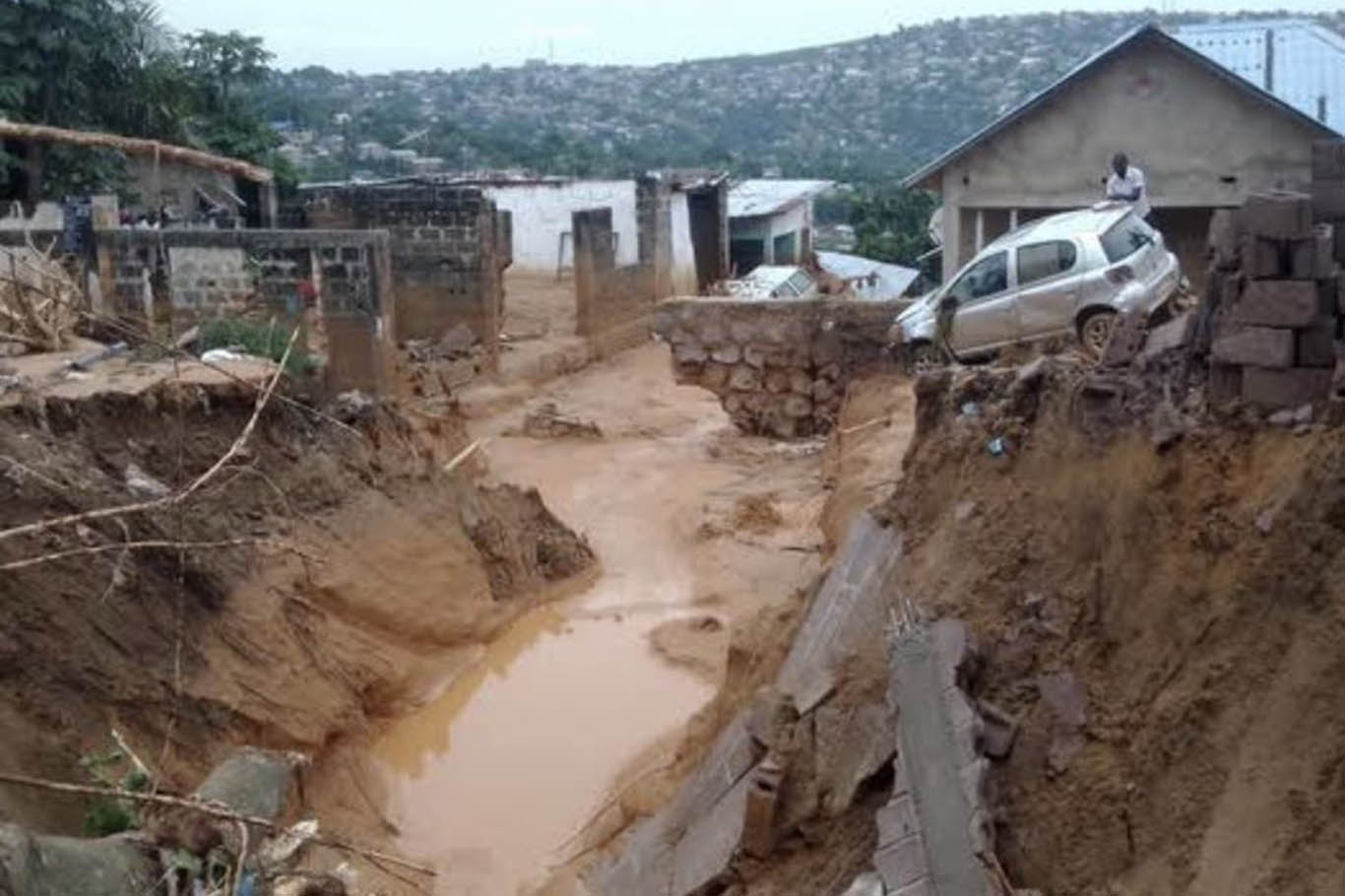 Güney Afrika'da sel: 6 ölü 10 kayıp