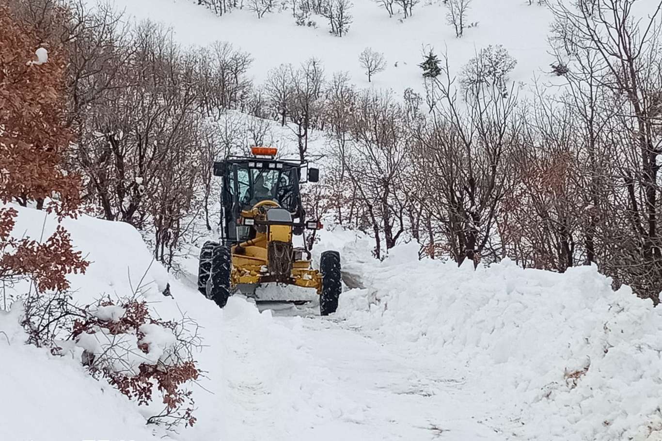 Hakkâri'de 18 köy ve mezra yolu ulaşıma kapandı