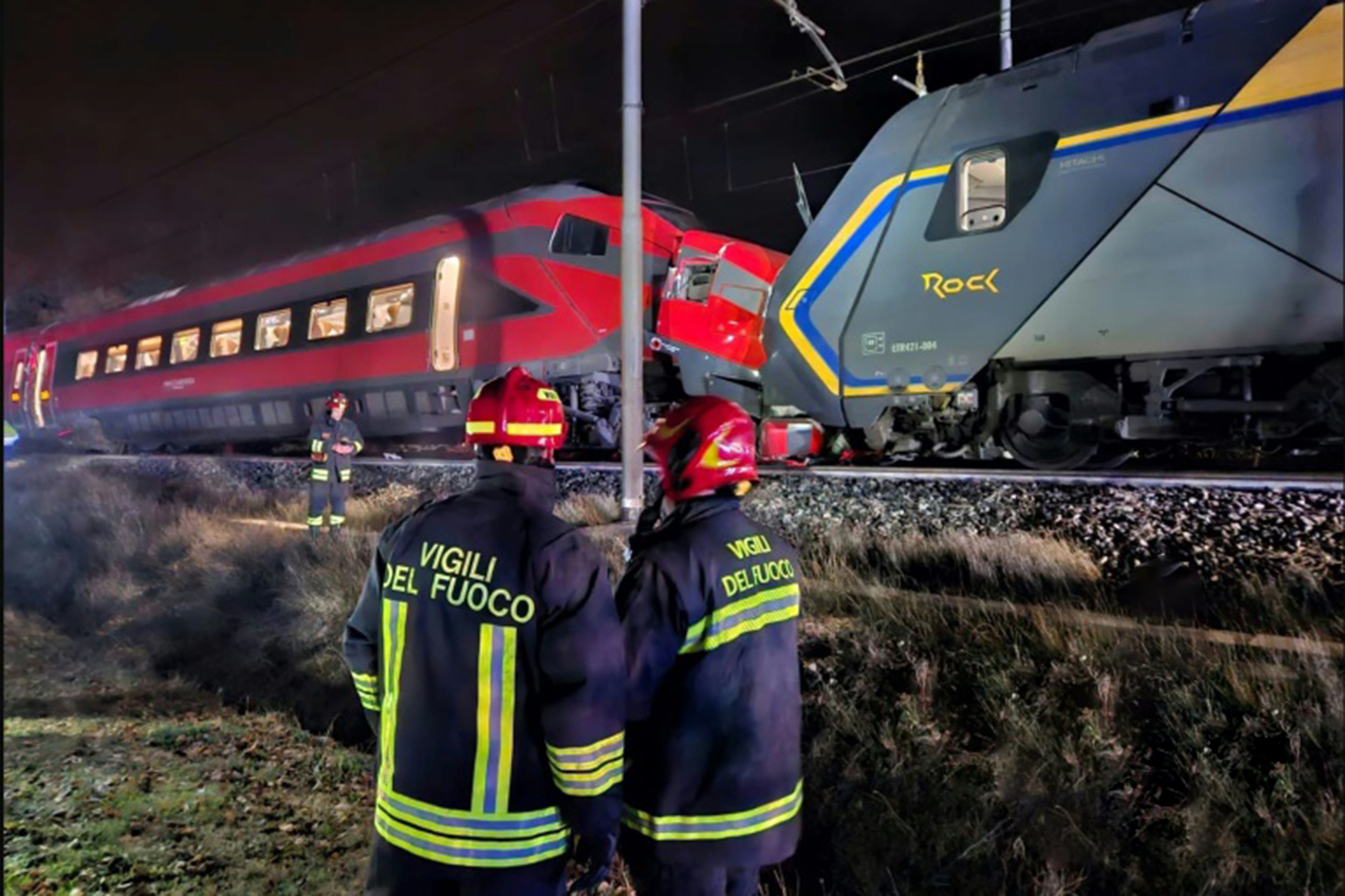 İtalya'da iki tren çarpıştı: 17 yaralı