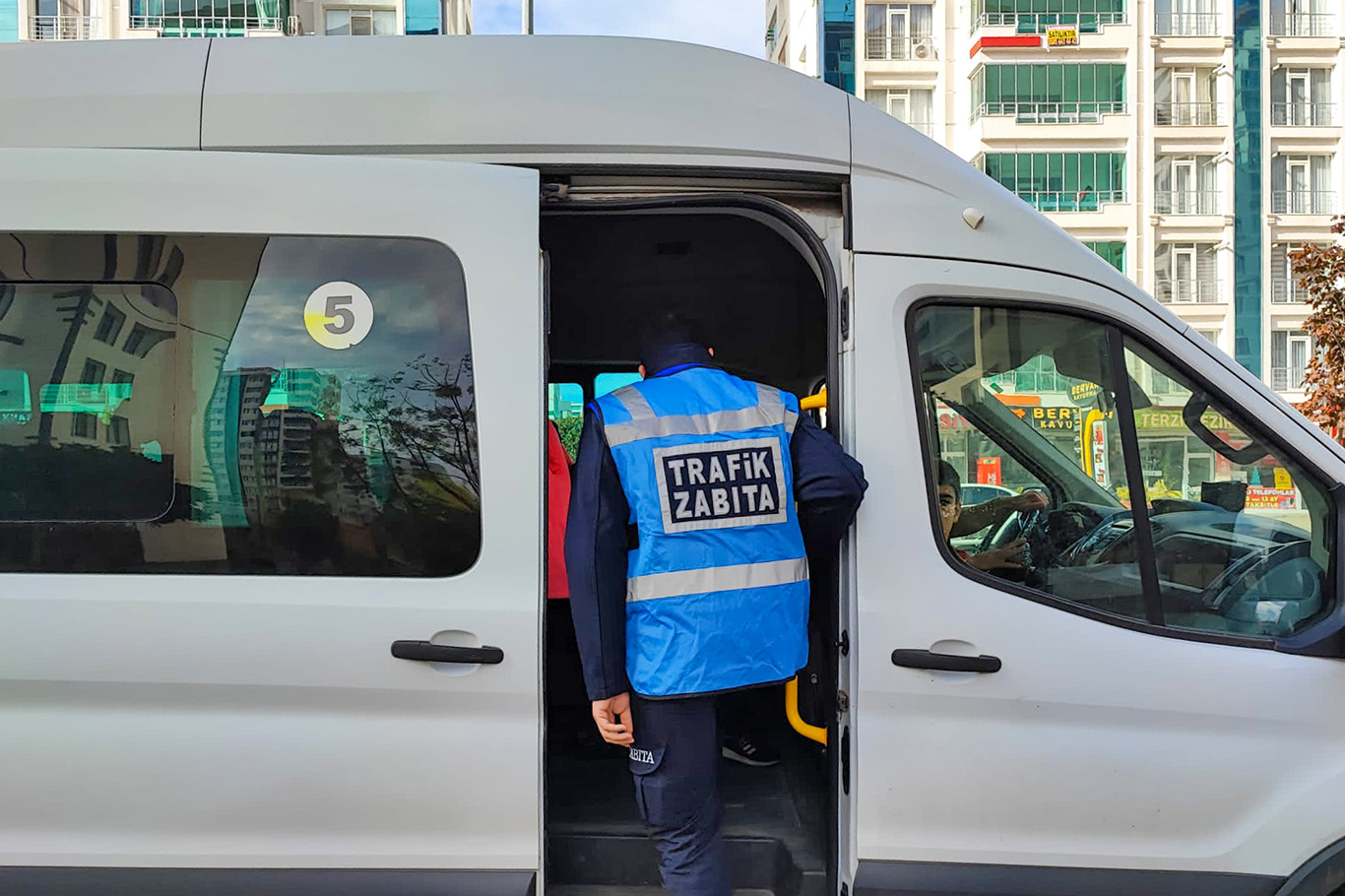 Okul servis araçları denetlendi