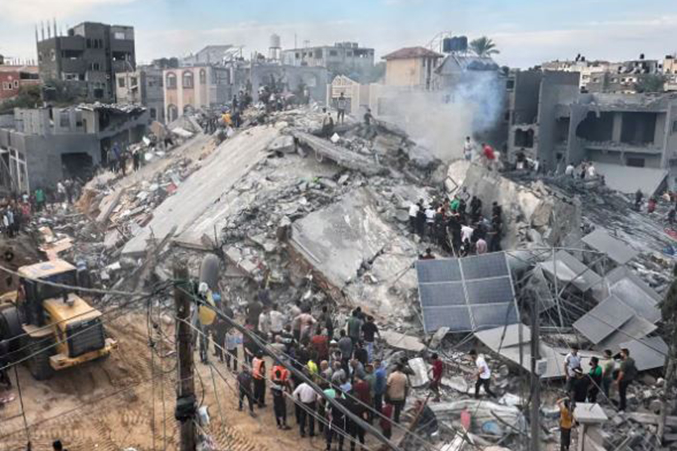 Siyonist işgalciler Şucaiyye'yi bombaladı: Enkaz altından 300 şehit ve yaralı çıkarıldı