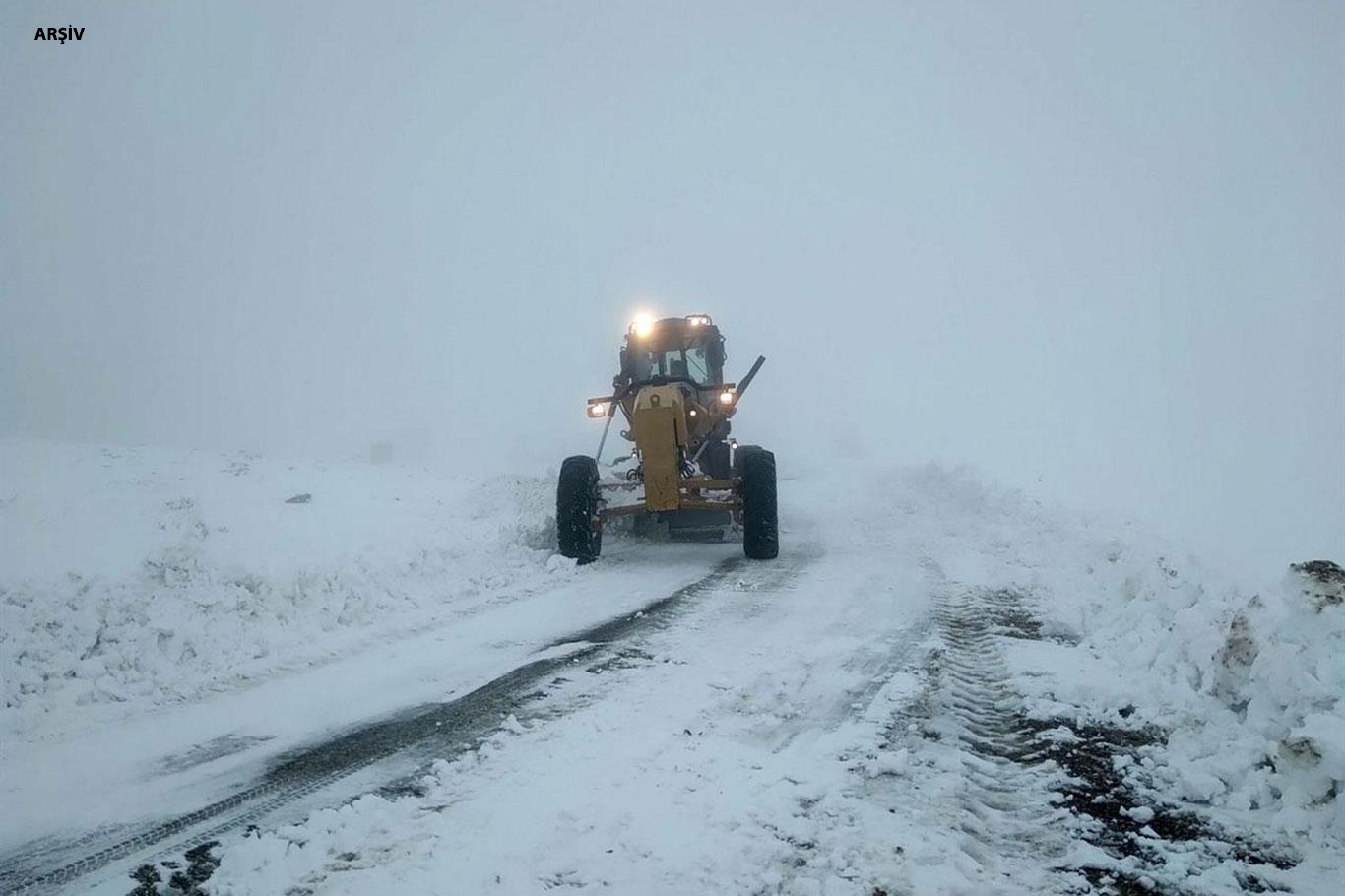 Kar 4 ilde 220 köy yolunu ulaşıma kapattı