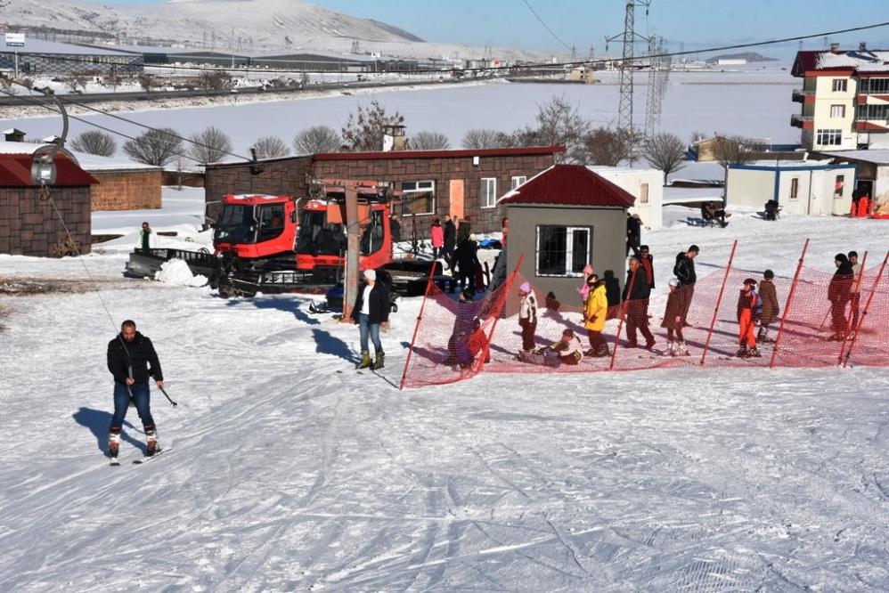 Bitlis’te kayak sezonu başladı