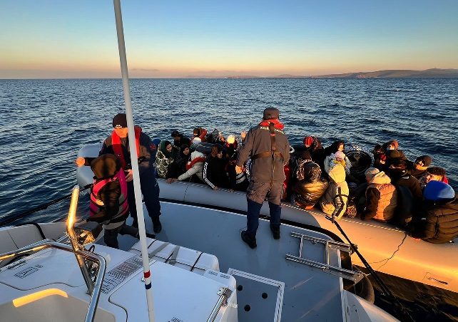 60 düzensiz göçmen yakalandı