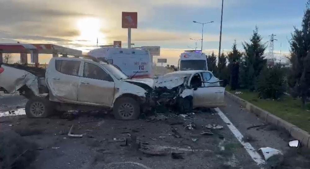 Diyarbakır-Elazığ yolunda yaşanan zincirleme kazada 5 kişi yaralandı