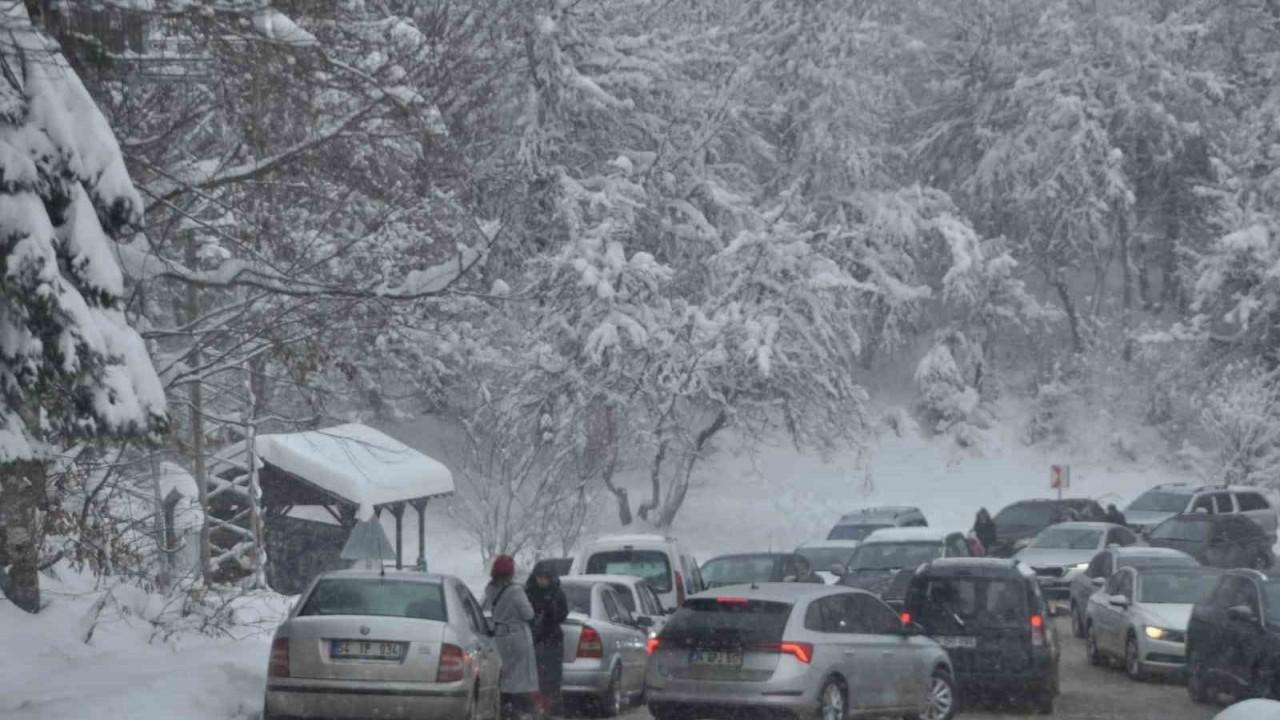 Doğa harikasını trafiği kilitlendi