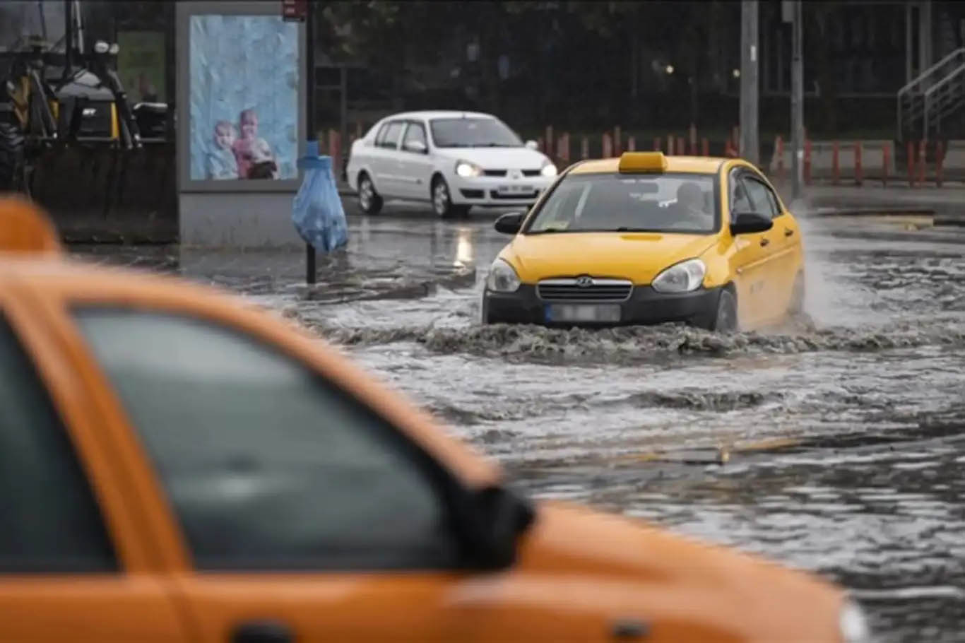 Antalya için "çok kuvvetli" sağanak uyarısı