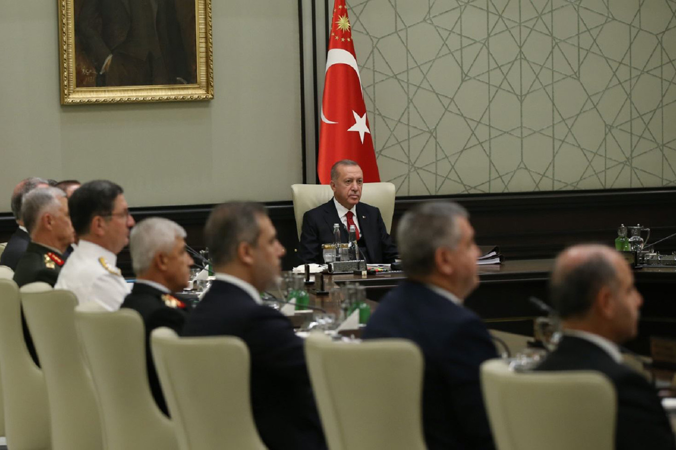 Cumhurbaşkanı Erdoğan başkanlığında Dolmabahçe'de güvenlik toplantısı kararı