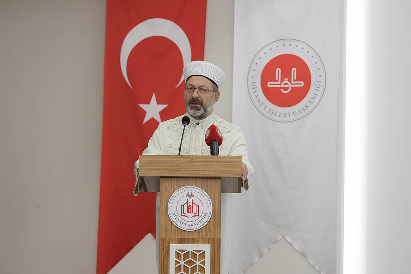 Diyanet İşleri Başkanı Erbaş: Yönetim ve denetimin en temel unsuru adalettir