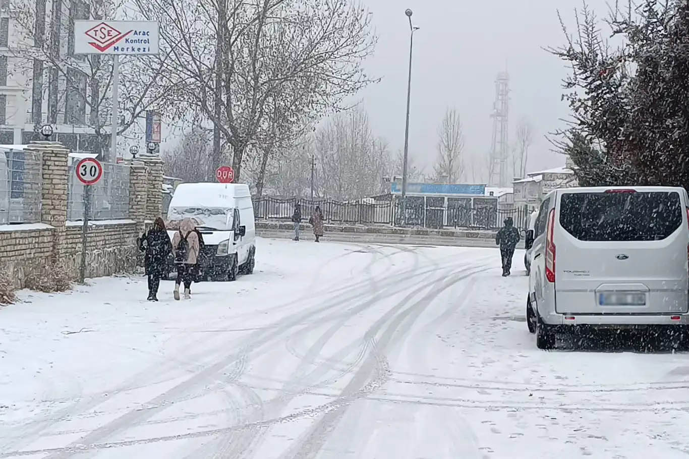 Doğuda 15 kente "yoğun" kar uyarısı