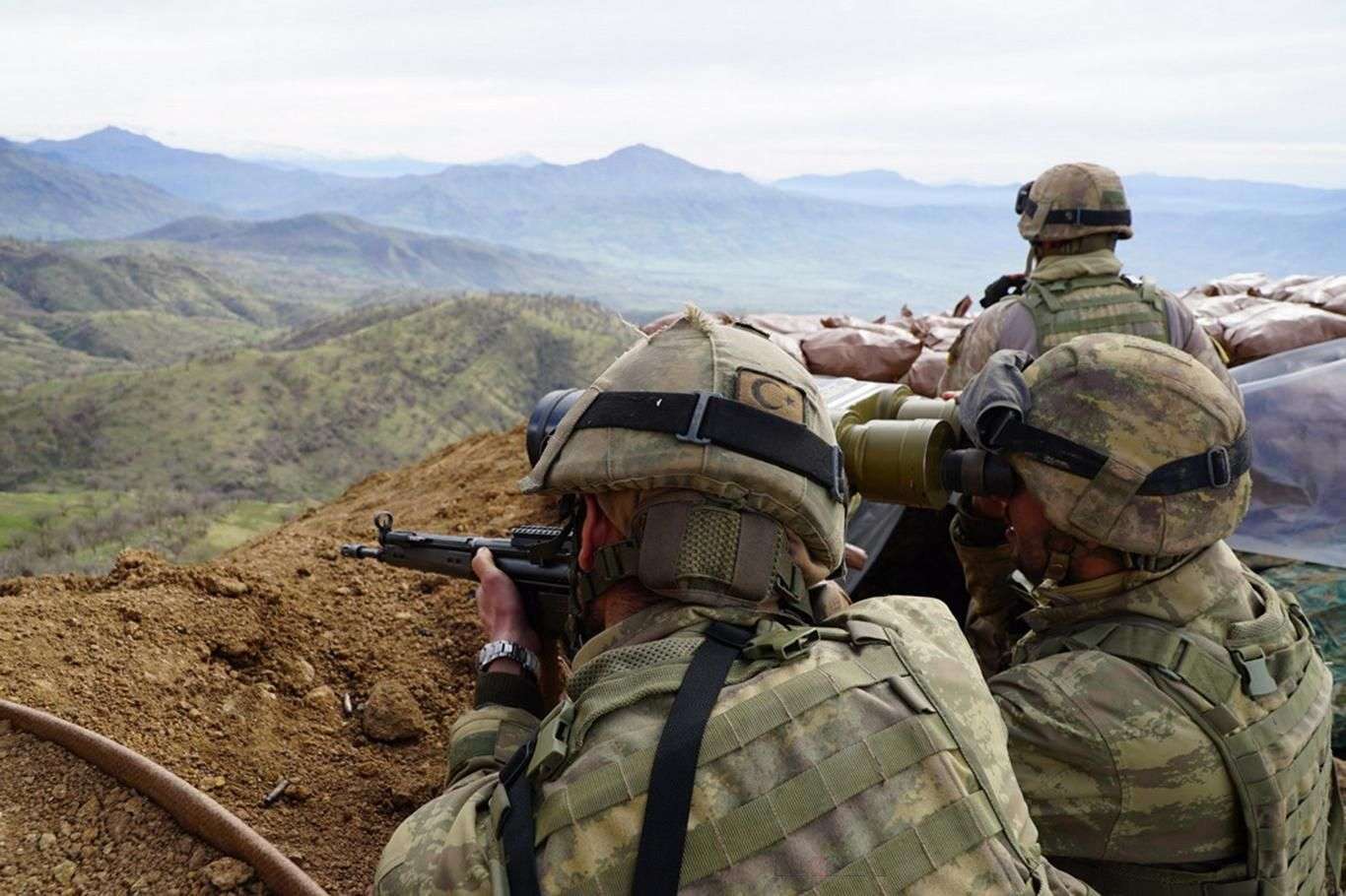 Fırat Kalkanı ve Barış Pınarı bölgelerinde çatışma