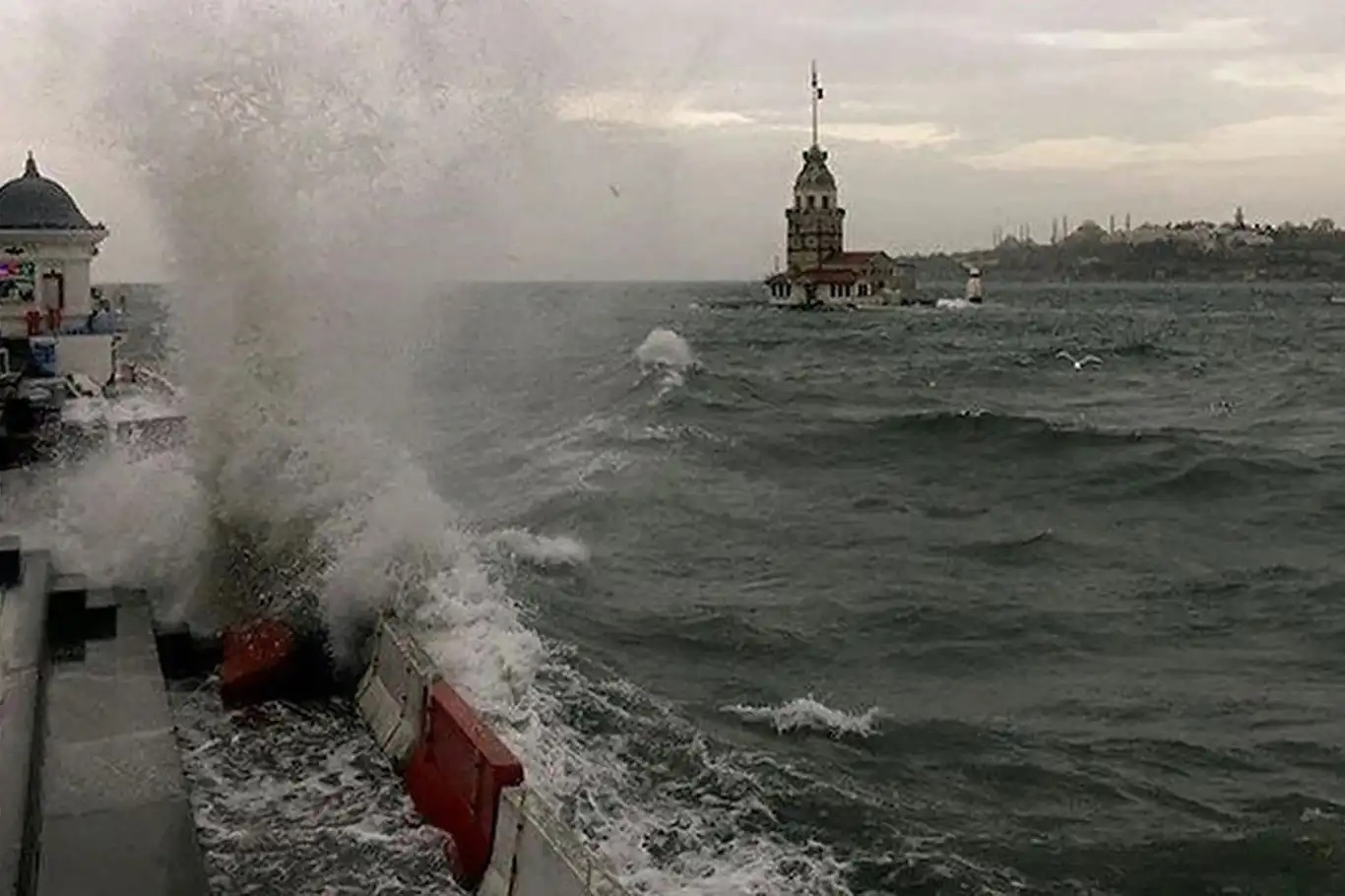 İstanbul'da fırtına etkili oluyor