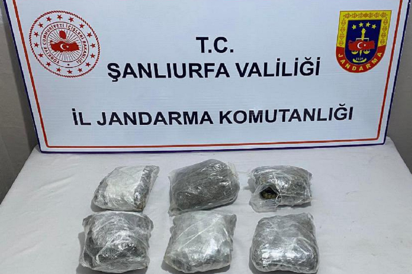 Şanlıurfa'da durdurulan araçta uyuşturucu ele geçirildi