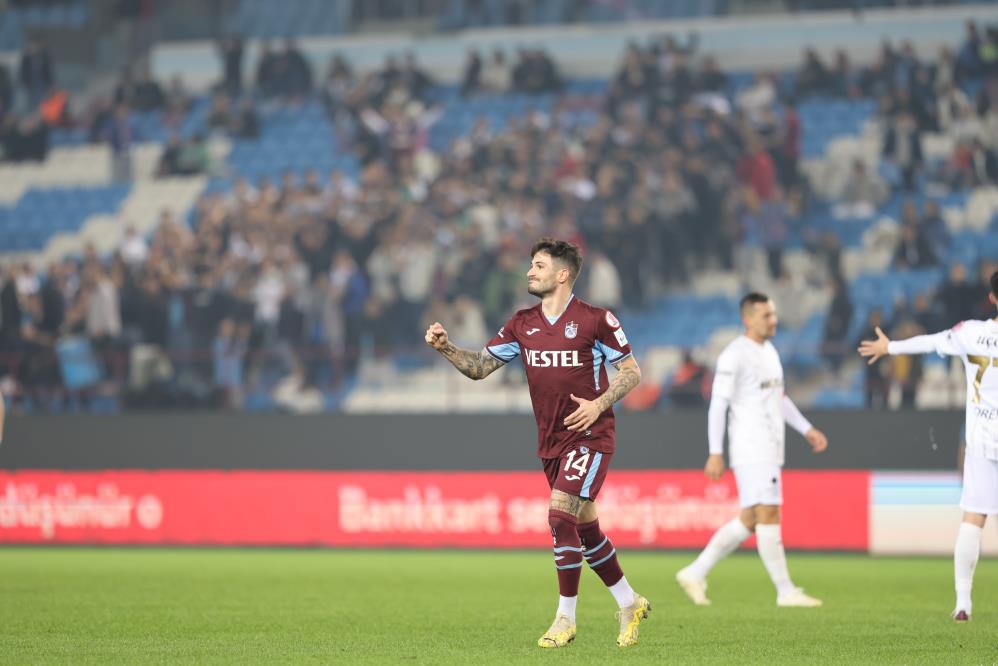 Trabzonspor Manisa FK'ya fark attı