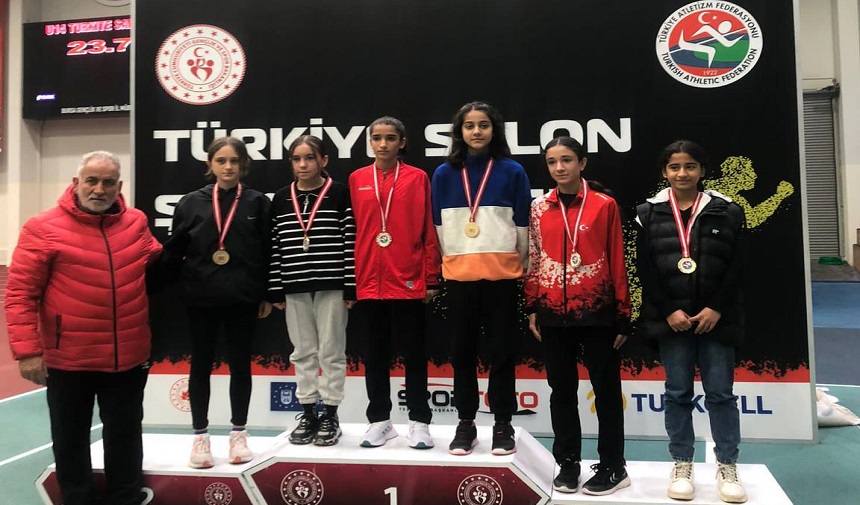 U-14 Türkiye Salon Atletizm Şampiyonası'nda Bronz Madalya ile döndü