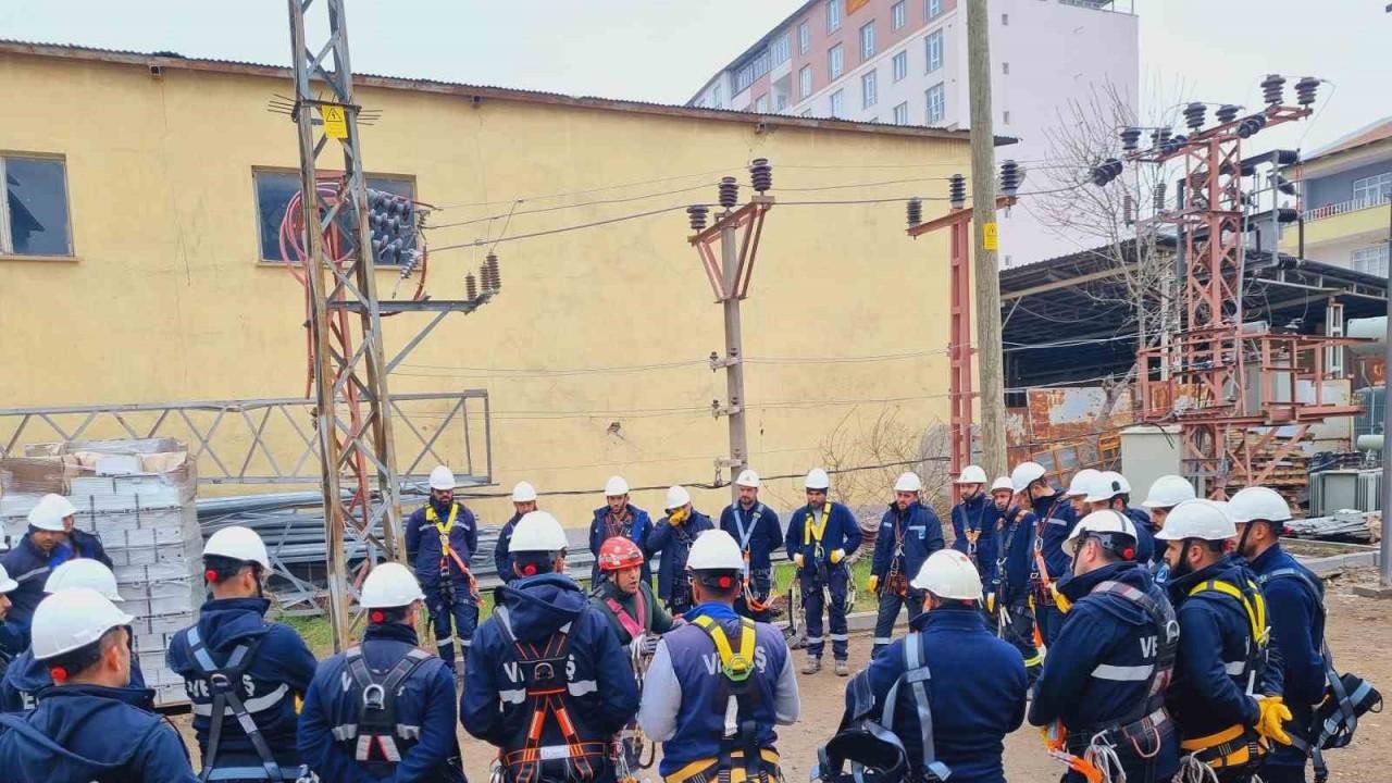 VEDAŞ ekipleri yüksekte çalışma eğitimi