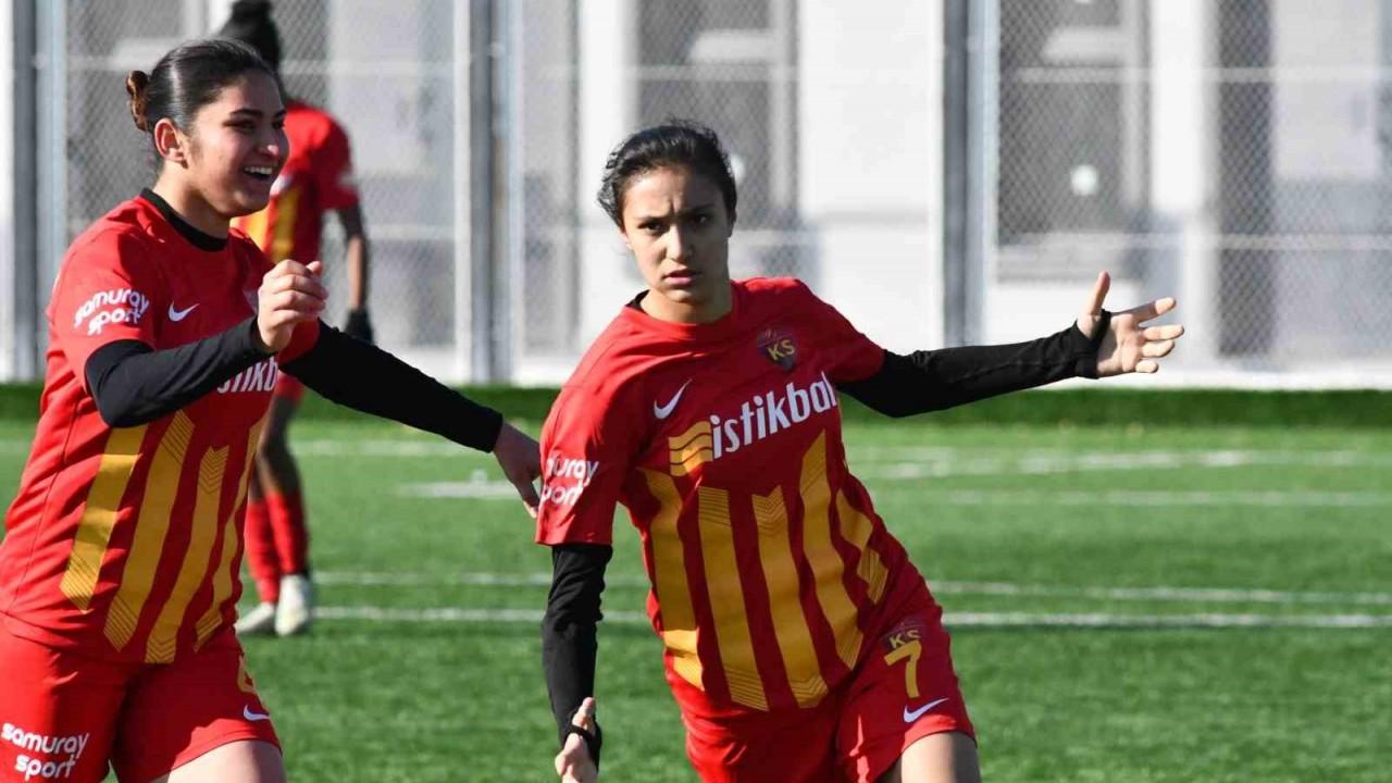 Zeynep Bilir, gol kraliçesi oldu