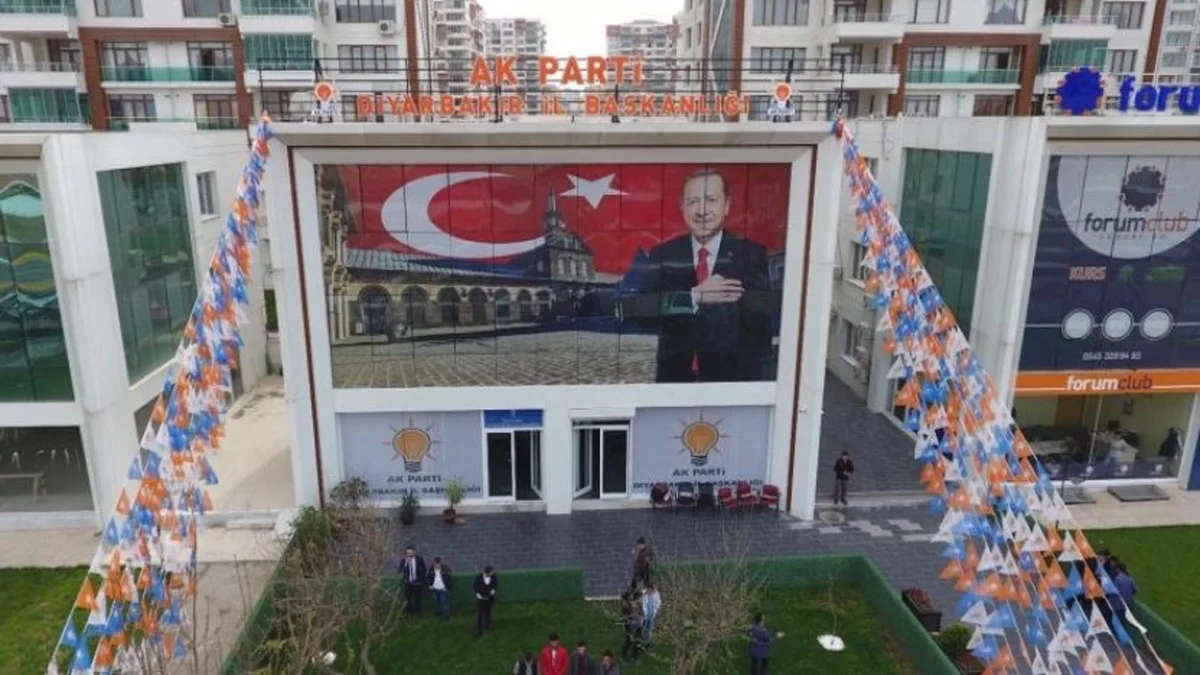 AK Parti'nin 17 ilçe belediye başkan adayları belli oldu