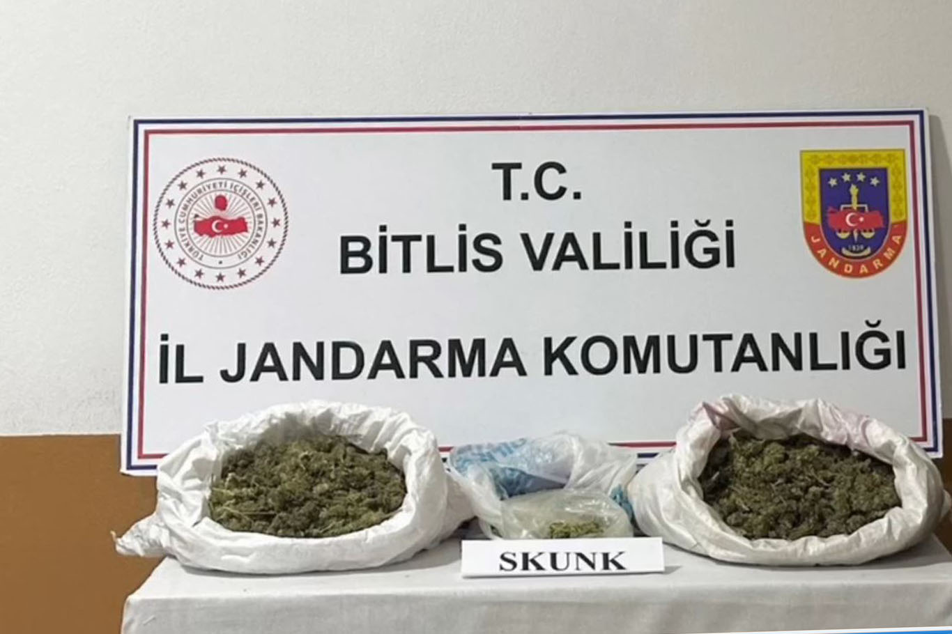 Bitlis'te 10 kilogram uyuşturucu ele geçirildi