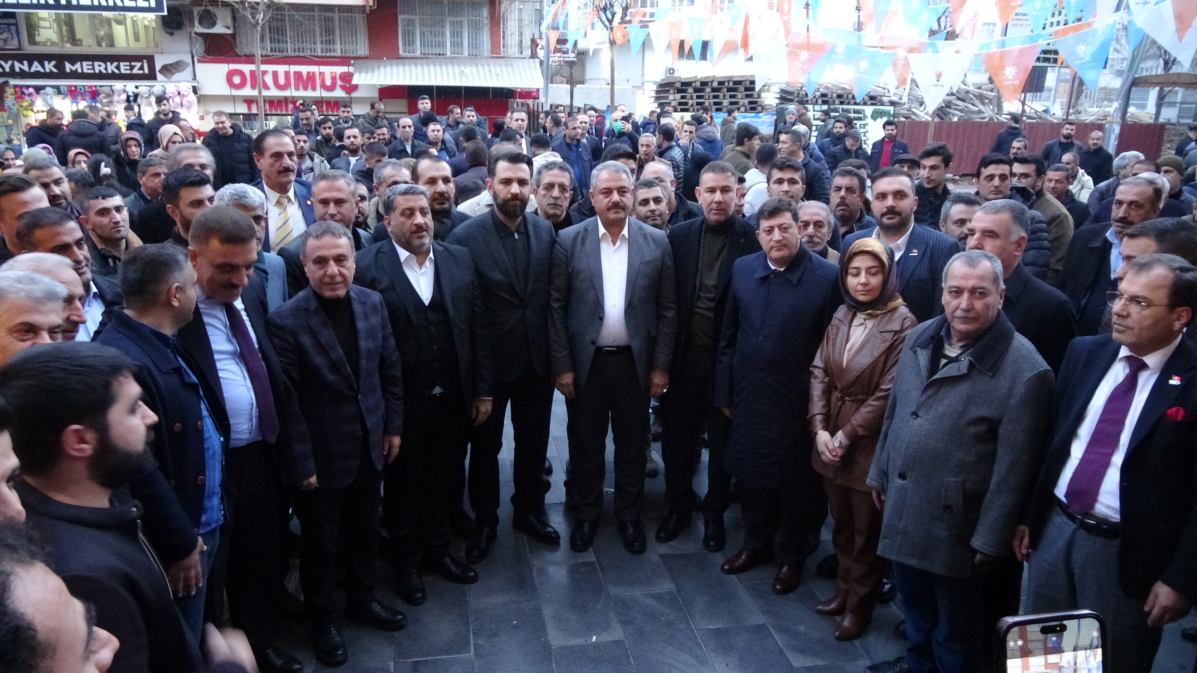 Yenişehir'de Seçim Heyecan Başladı: Doç. Dr. Muhammet Asena'nın Seçim Bürosu Açıldı!