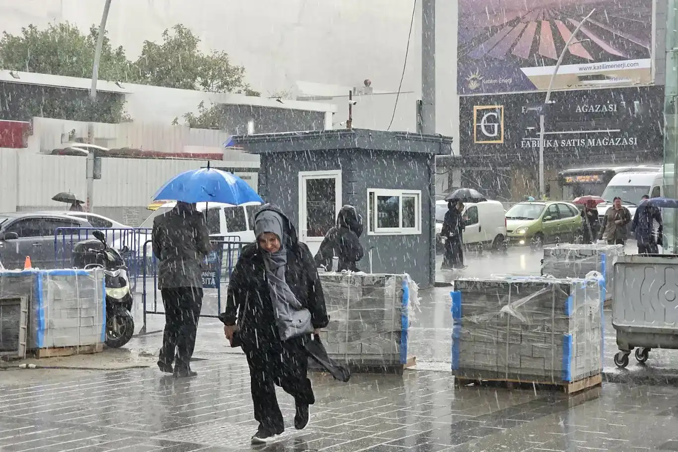 Kıyı Ege ve Marmara'nın batısında kuvvetli yağış bekleniyor