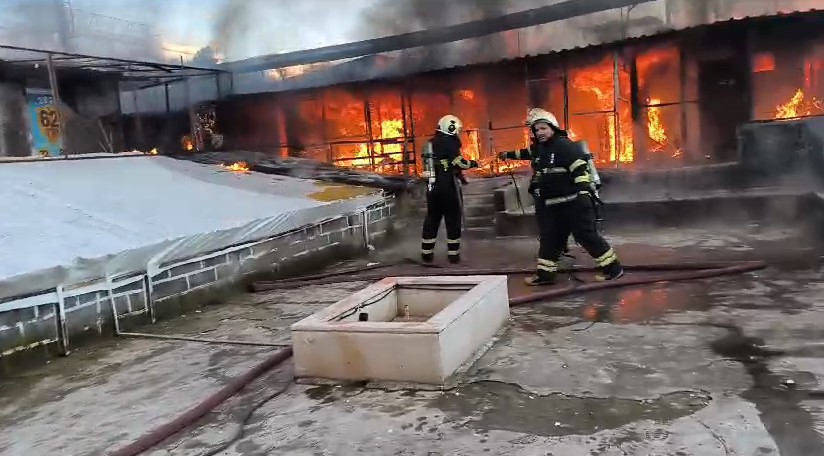 Diyarbakır'da Güvercin Oteli Alev aldı! İşte o görüntüler