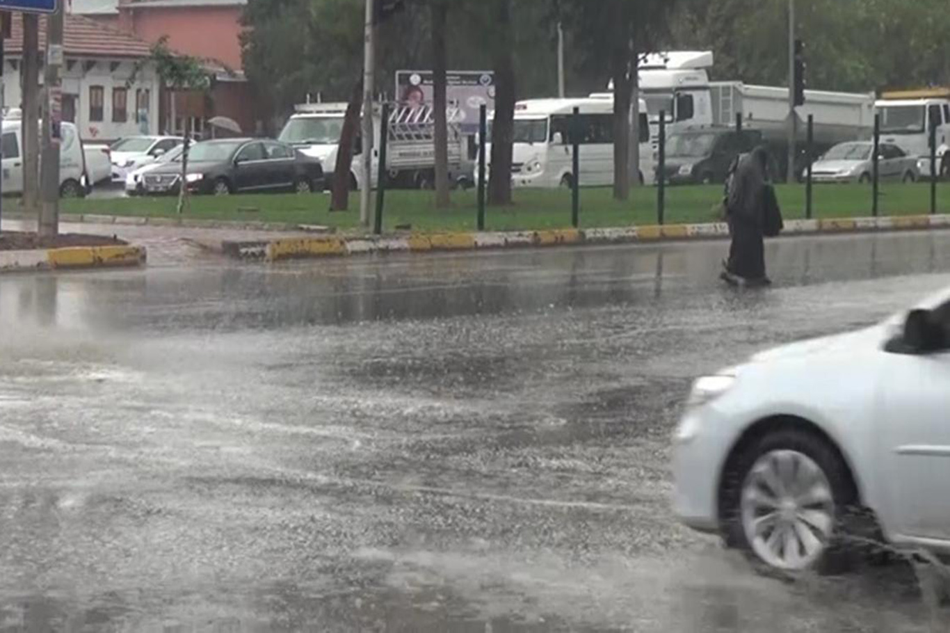 Tüm yurtta yağışlı hava etkisini sürdürüyor