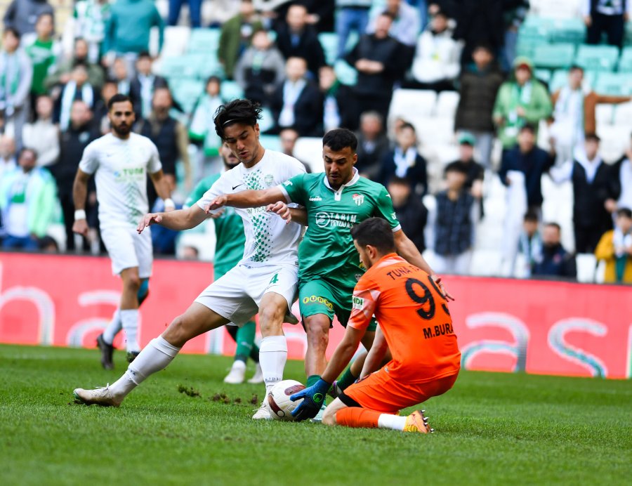 Ezeli rakip Bursaspor 3. ligi garantiledi!